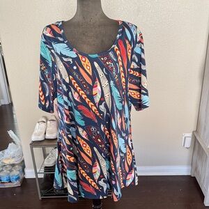 LuLaRoe Multicolor Feather Print Short Sleeve Top